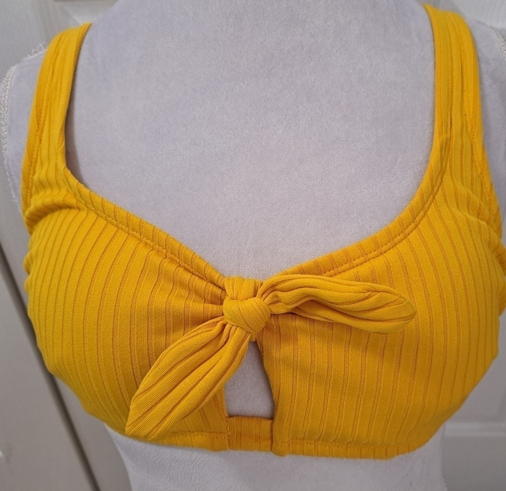 Gold Ribbed Bikini Top - Picture 3 of 4